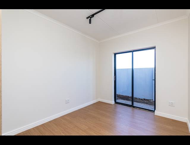 3 BEDROOM APARTMENT FOR SALE IN SANDOWN